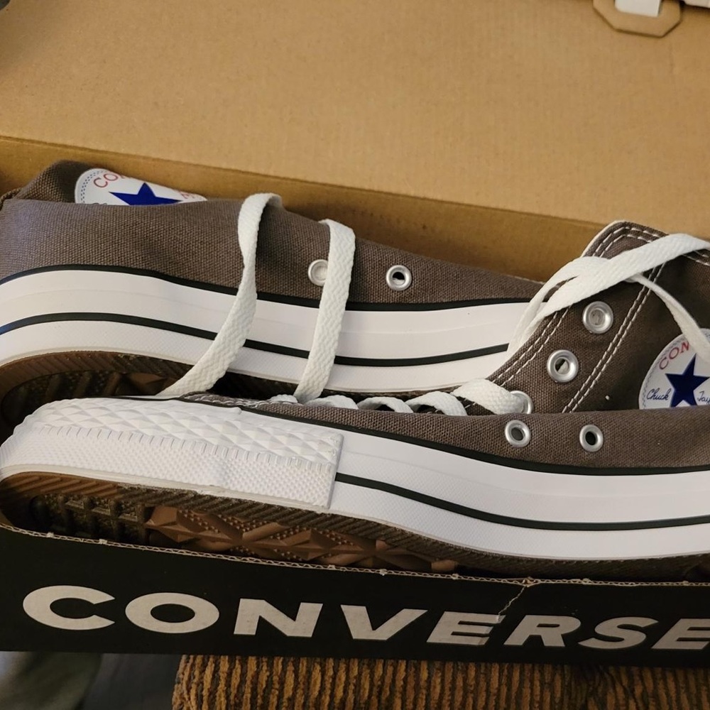 Unisex Gray Converse Shoes
